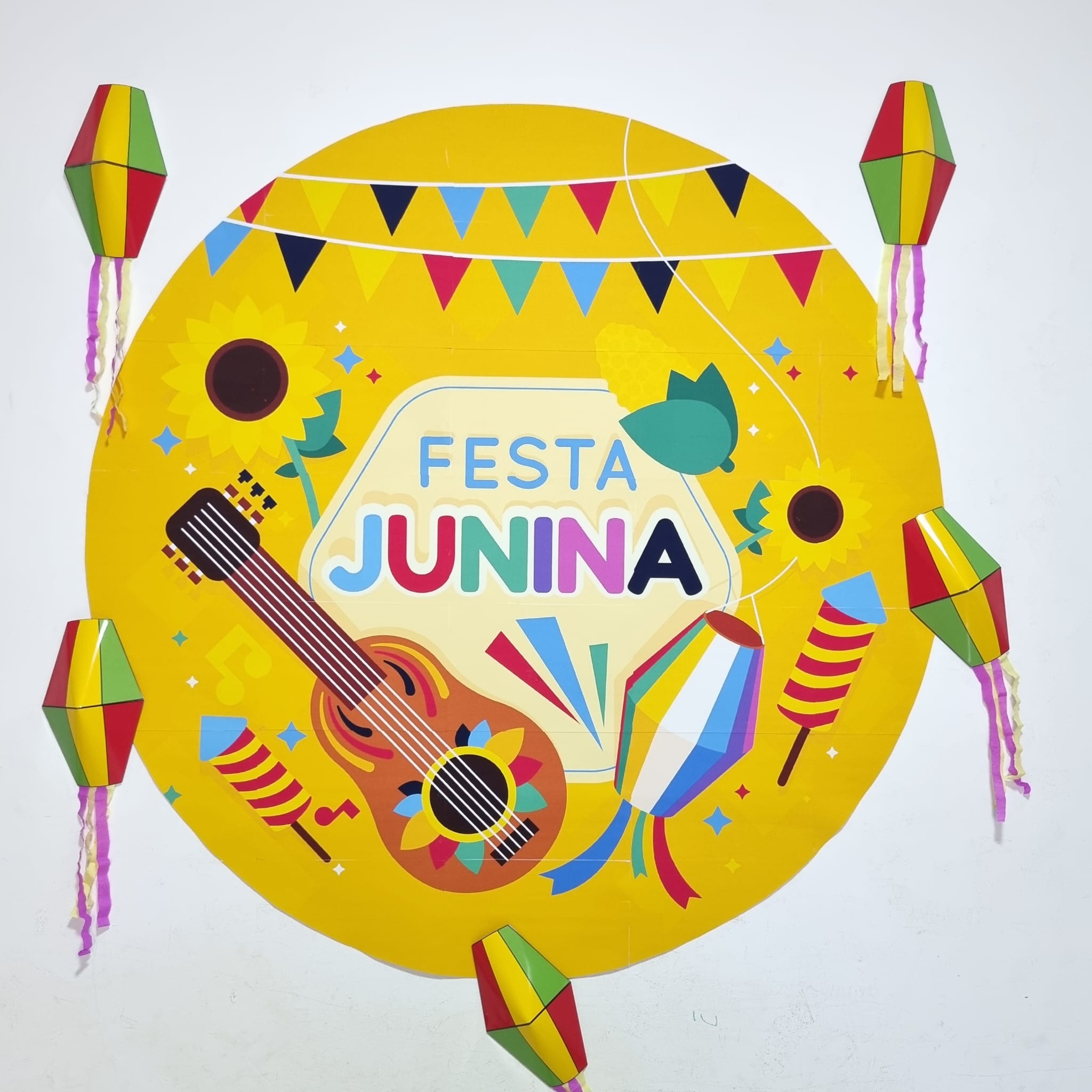 PAINEL REDONDO FESTA JUNINA - (COLORIDO COM BALÃO 3D)