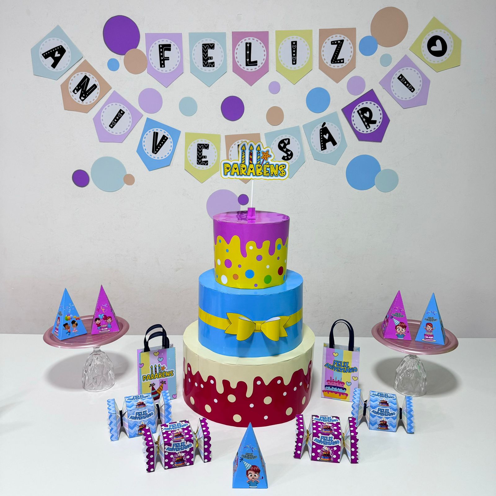 KIT ANIVERSÁRIO COM BOLO FAKE - Imagem 11