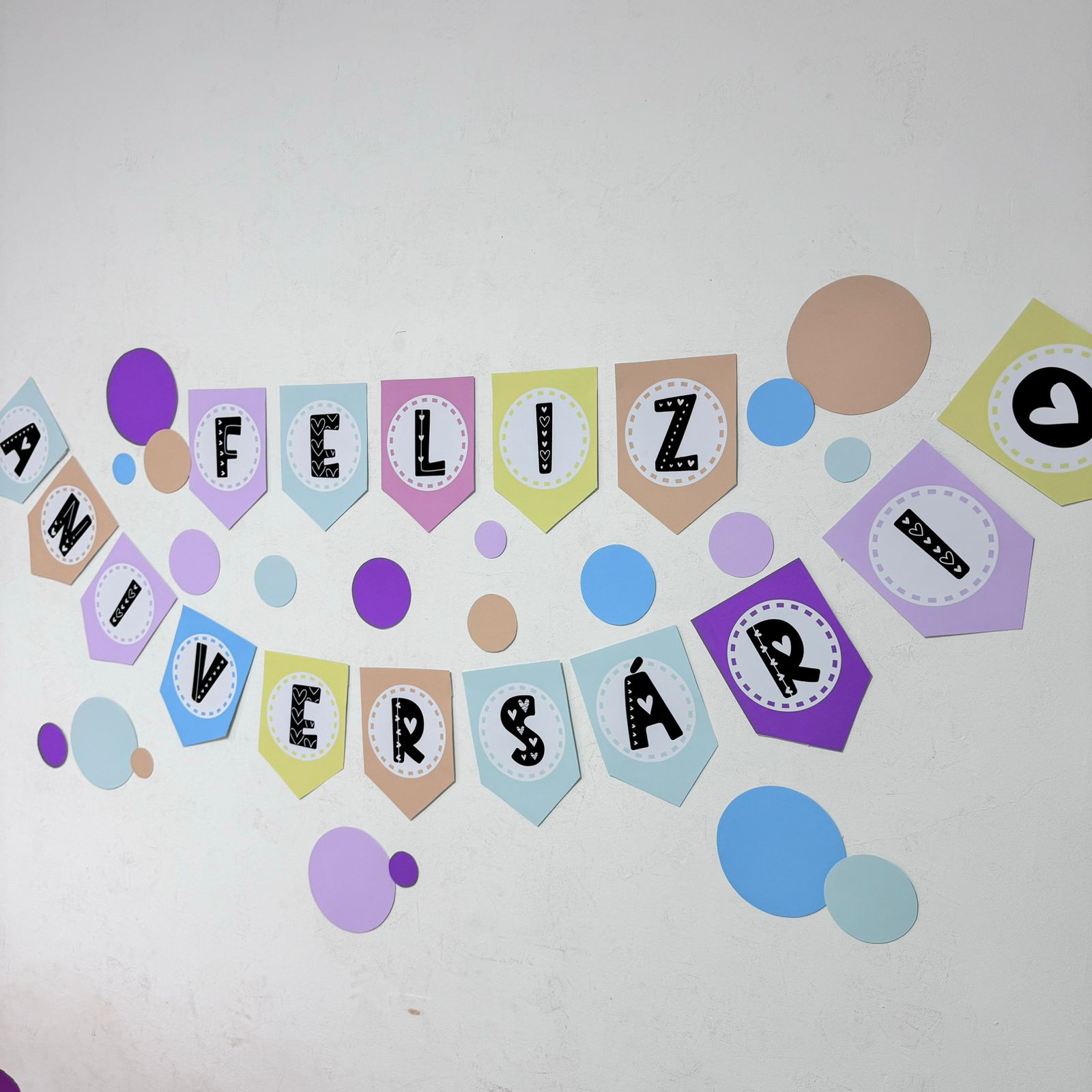 KIT ANIVERSÁRIO COM BOLO FAKE - Imagem 4