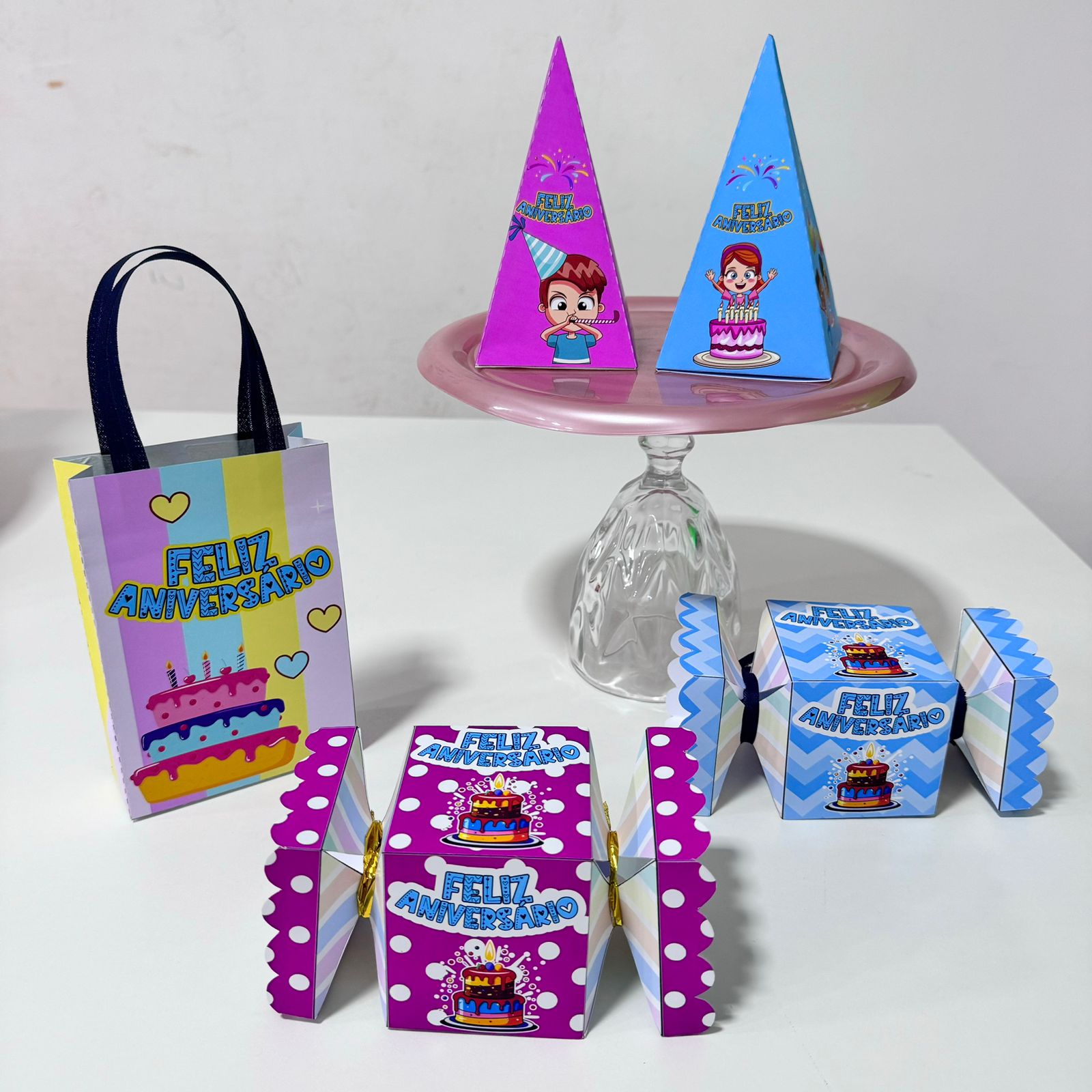 KIT ANIVERSÁRIO COM BOLO FAKE - Imagem 3