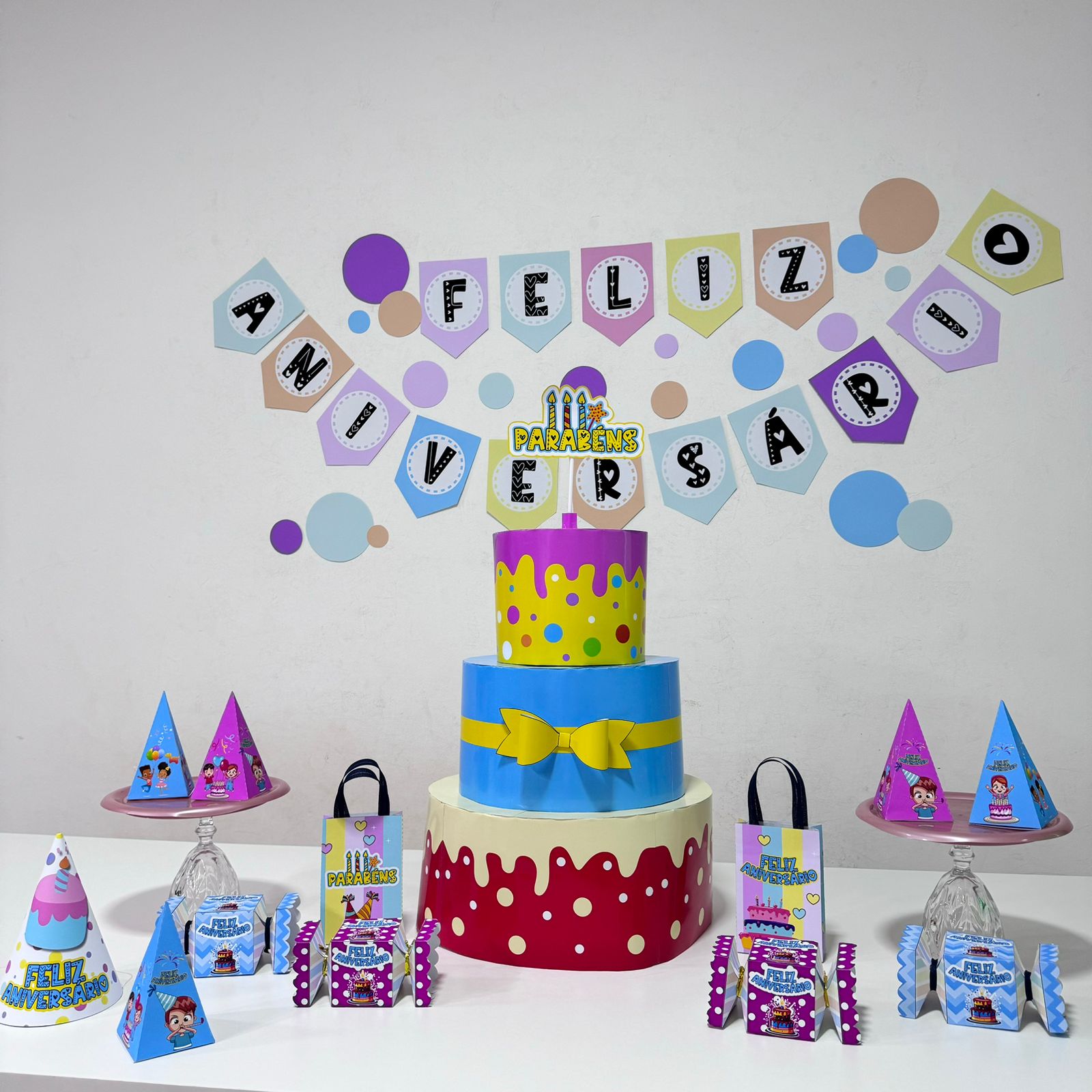 KIT ANIVERSÁRIO COM BOLO FAKE - Imagem 6