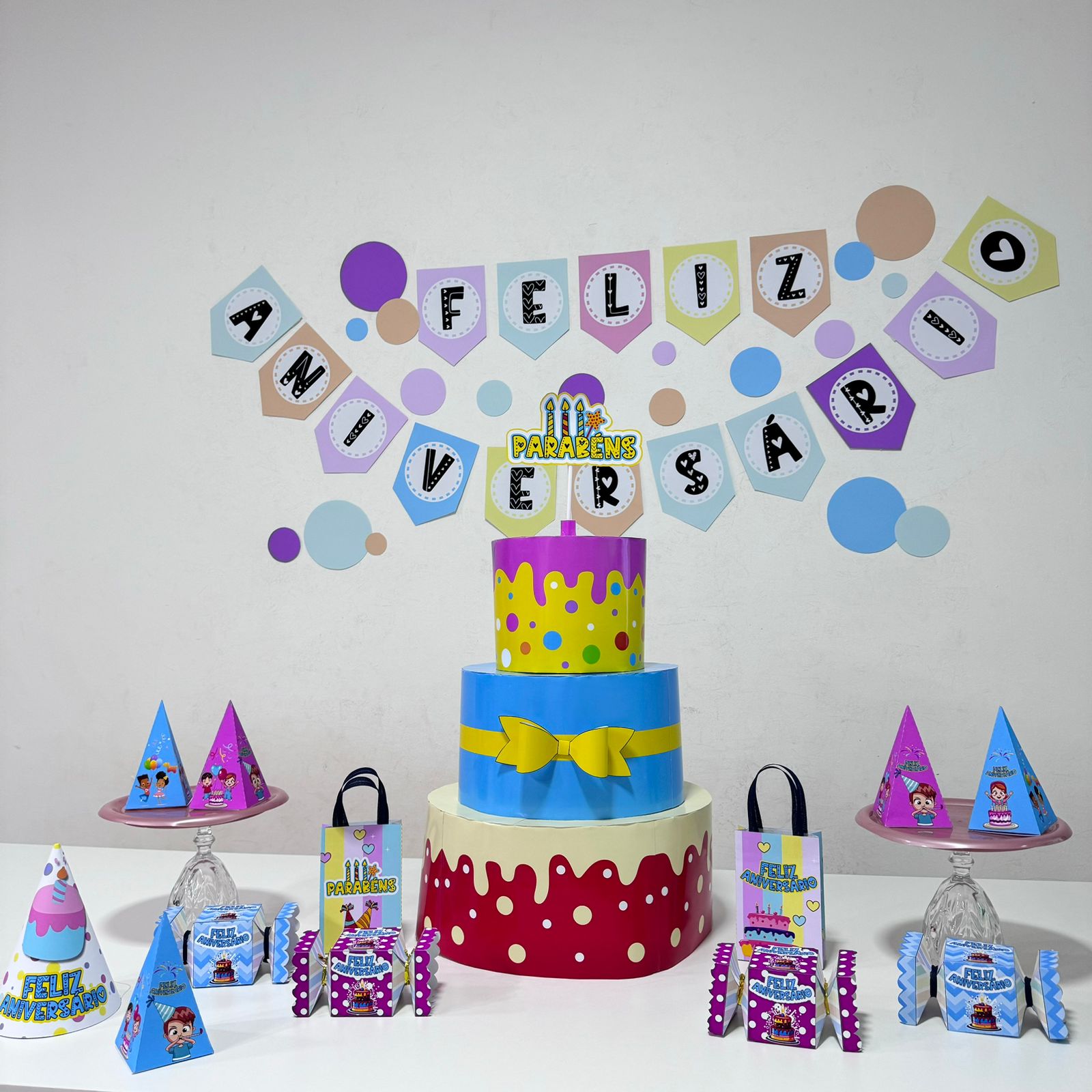 KIT ANIVERSÁRIO COM BOLO FAKE - Imagem 5