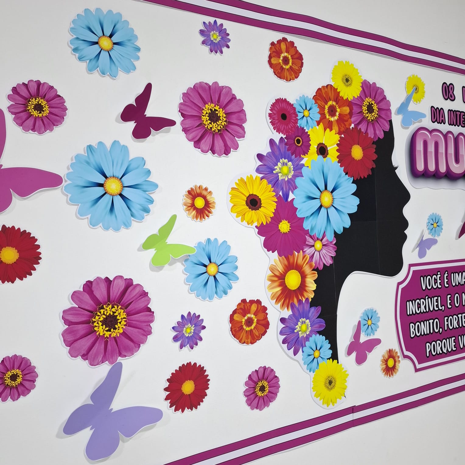 PAINEL DIA DA MULHER – SILHUETA COM FLORES - Imagem 7