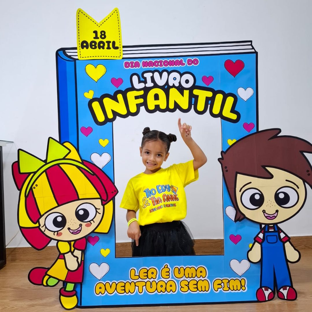 MOLDURA GIGANTE - DIA DO LIVRO INFANTIL