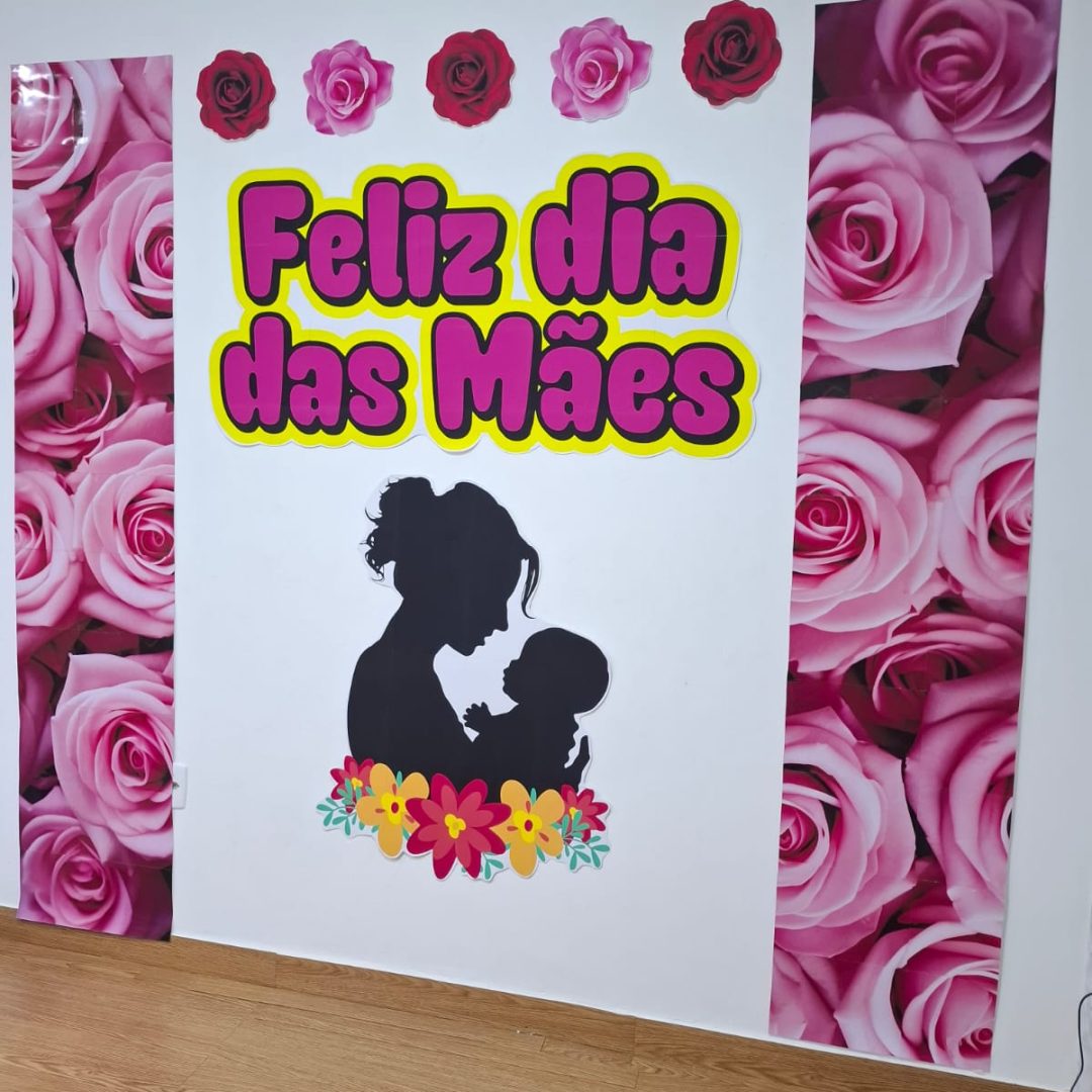 PAINEL DIA DAS MÃES COLUNA DE FLORES