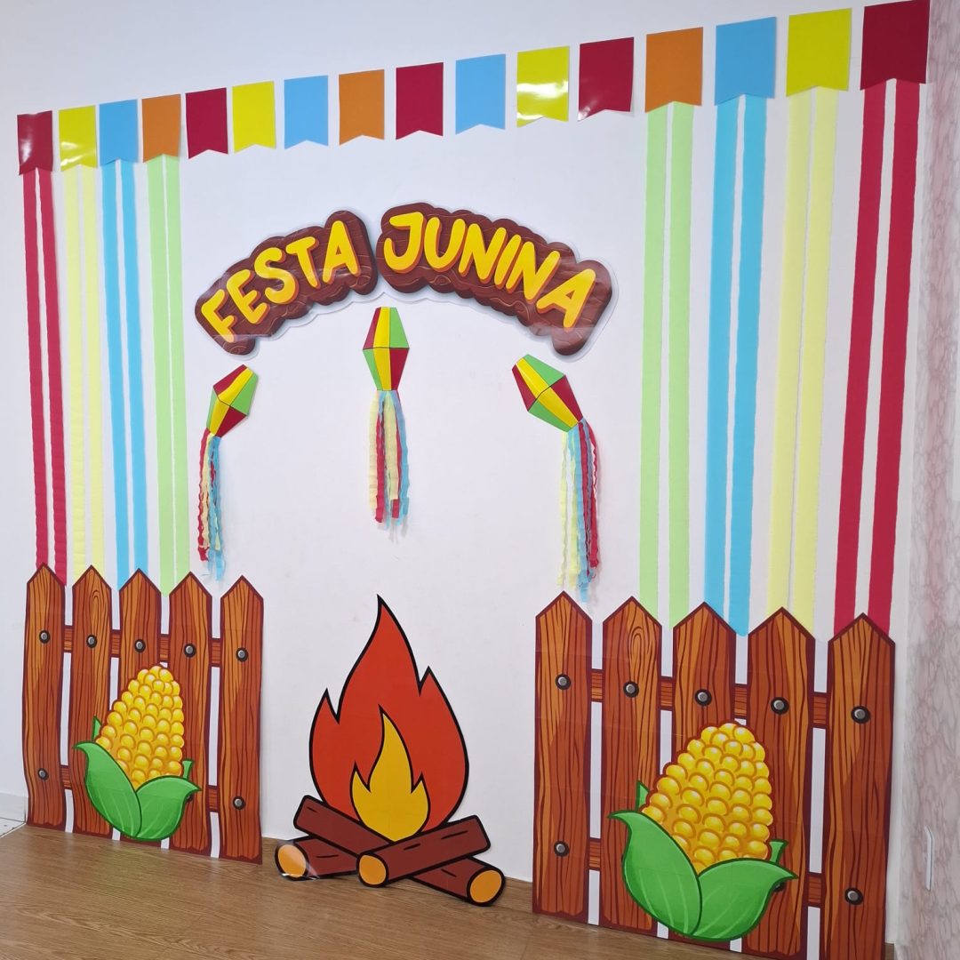 PAINEL FESTA JUNINA - FITAS COLORIDAS