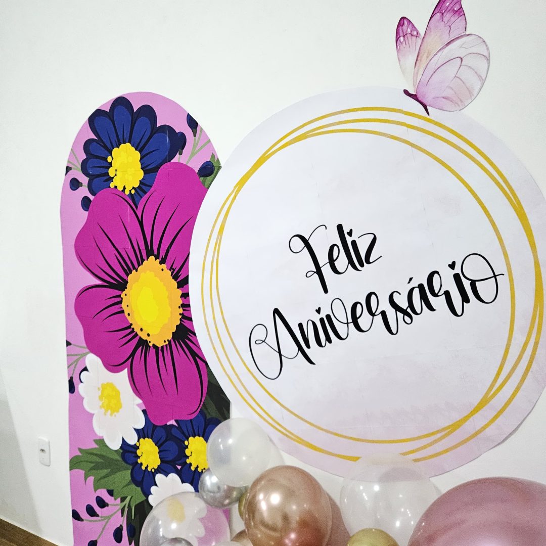 PAINEL FELIZ ANIVERSÁRIO (ROSA COM FLORES) - Imagem 8