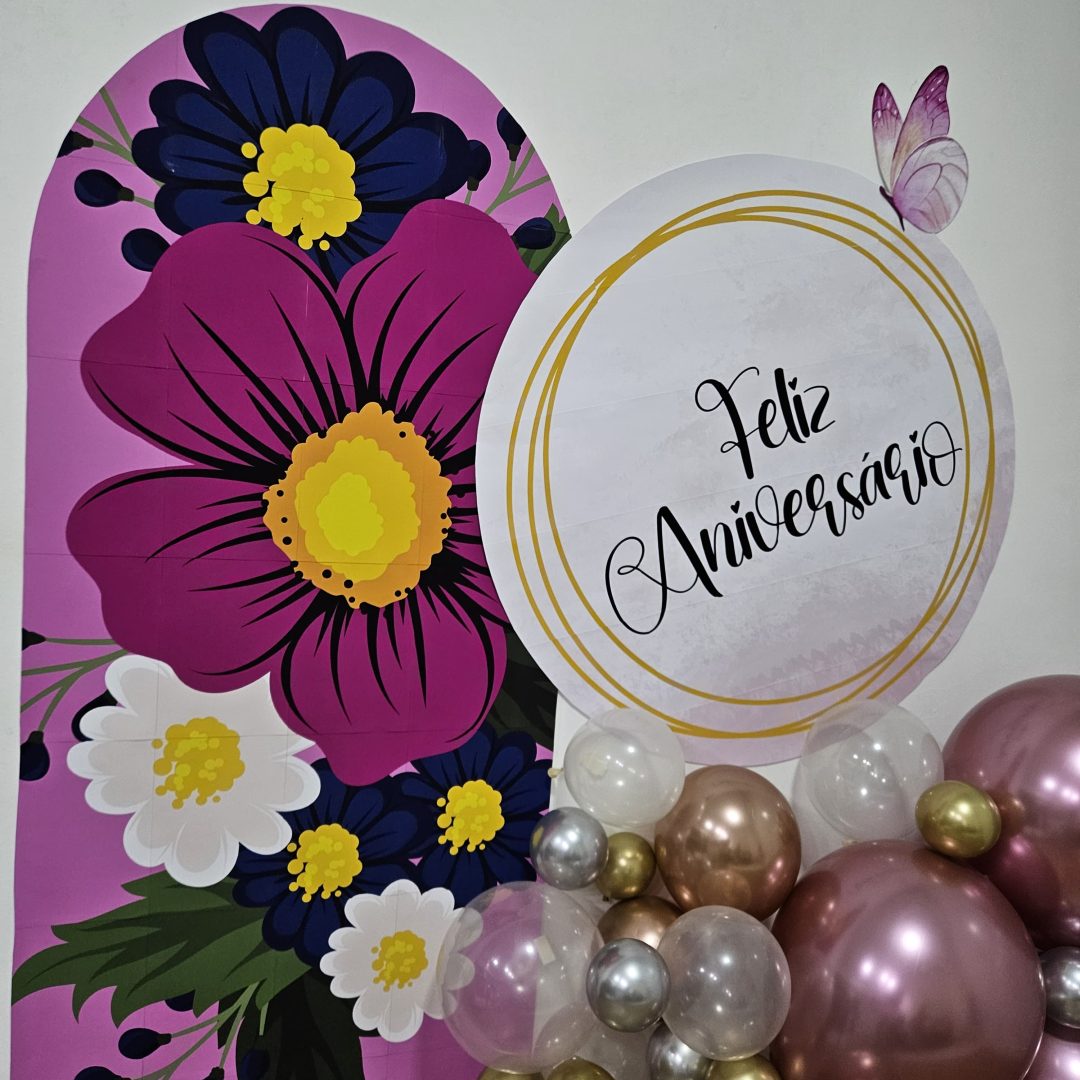 PAINEL FELIZ ANIVERSÁRIO (ROSA COM FLORES) - Imagem 5