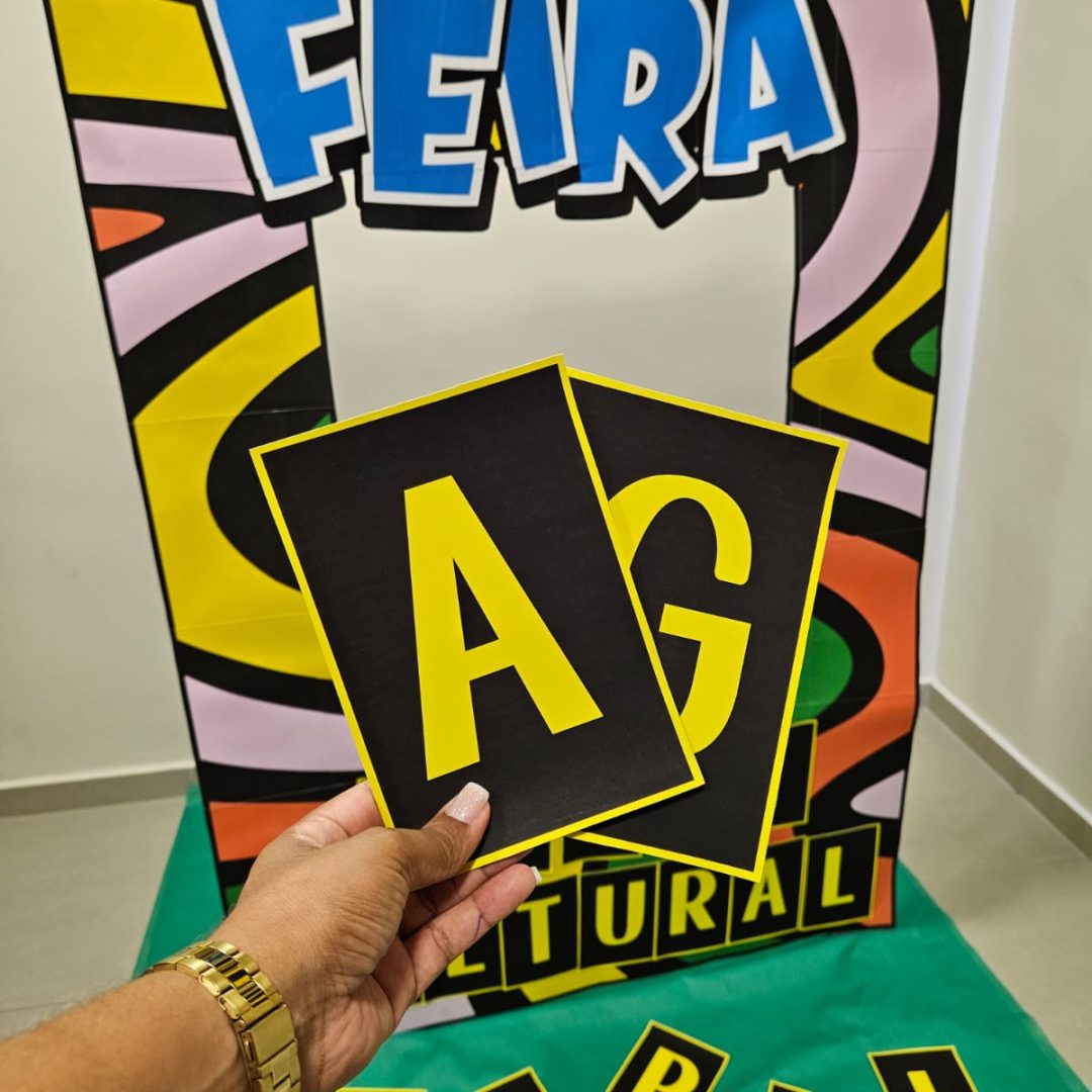 MOLDURA GIGANTE PARA FEIRA