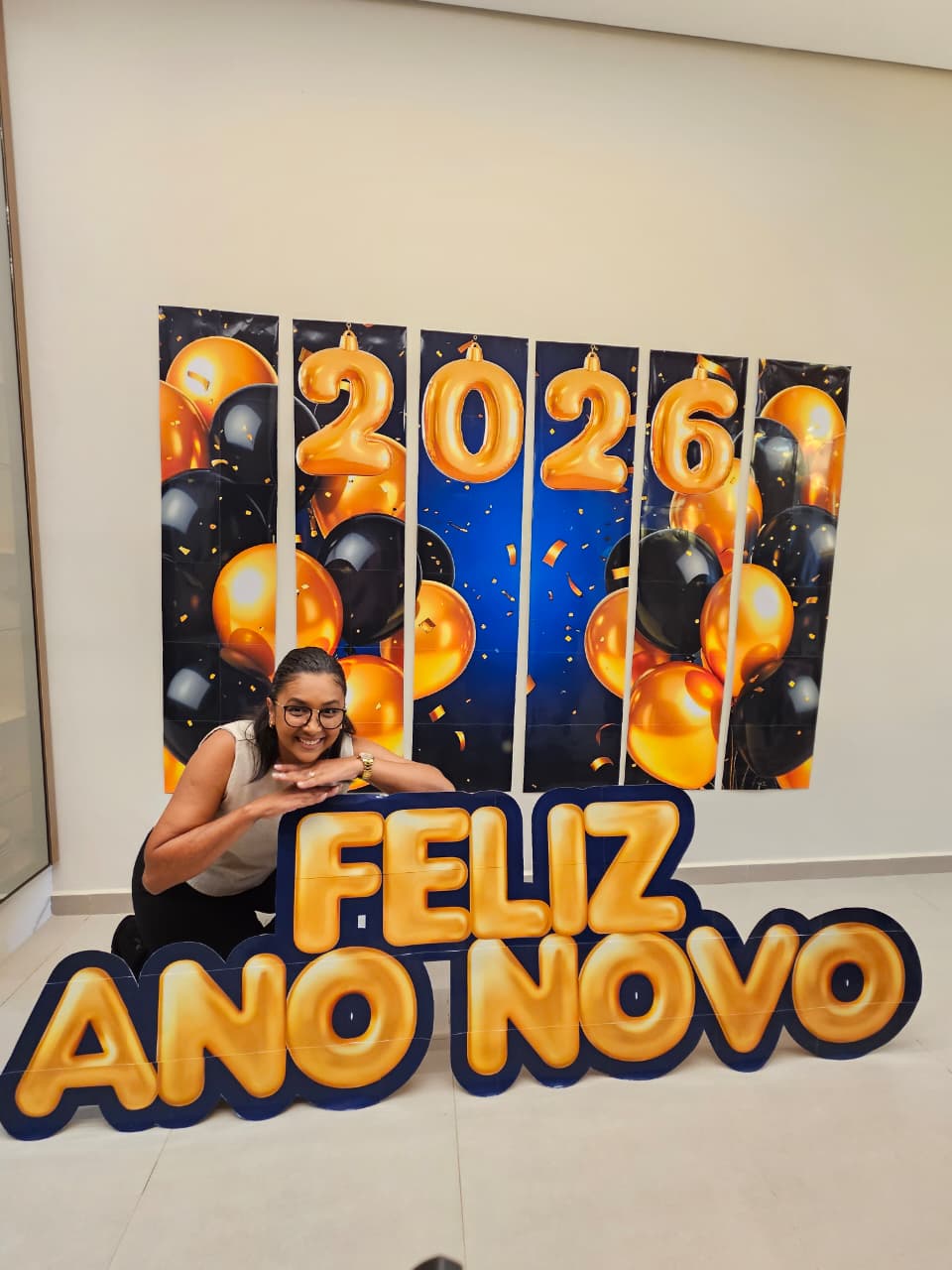 PAINEL FELIZ ANO NOVO - COLUNA DE BALÕES 2026 - Imagem 2