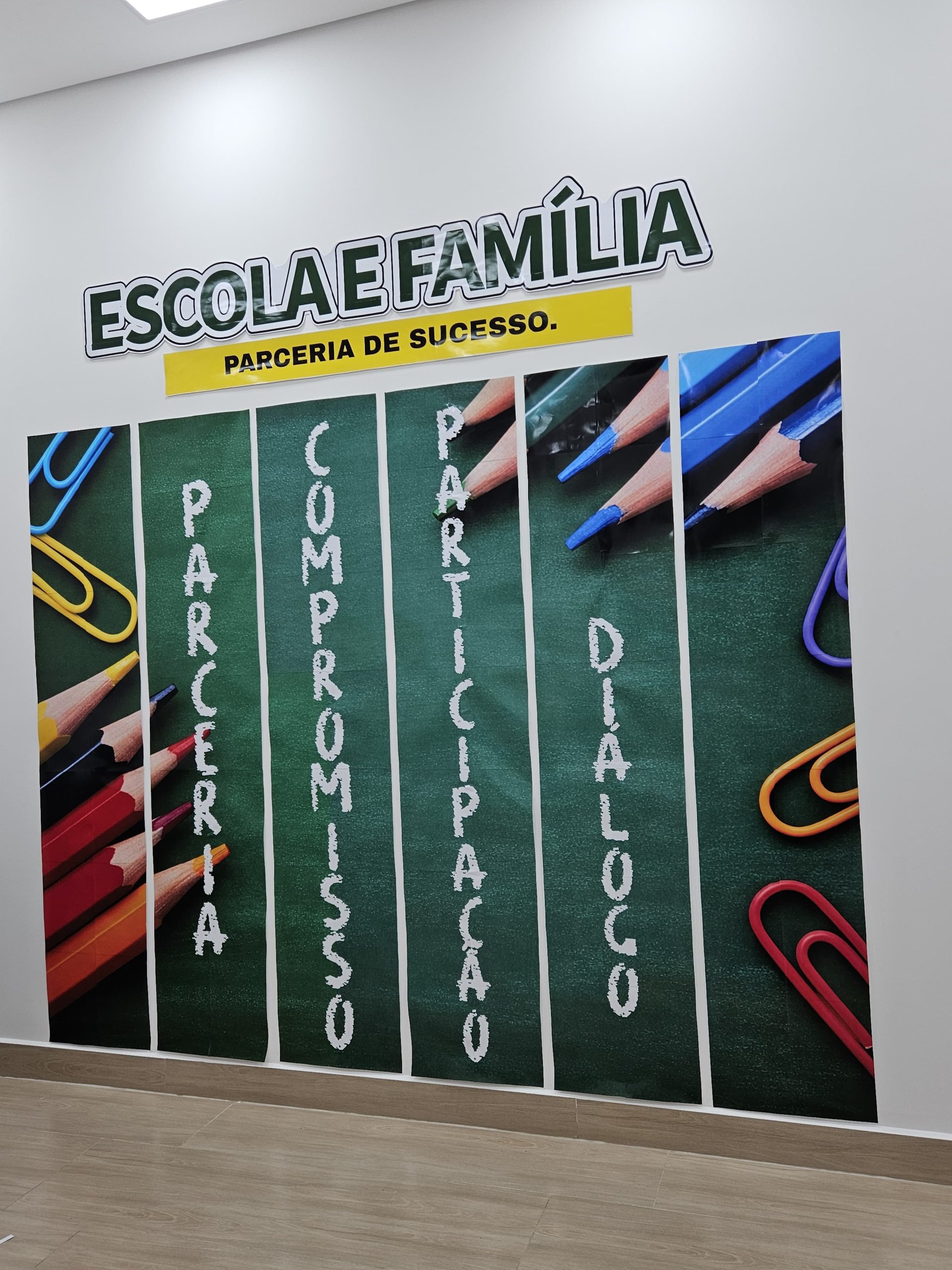 PAINEL FAMÍLIA E ESCOLA - COLUNAS - Imagem 2