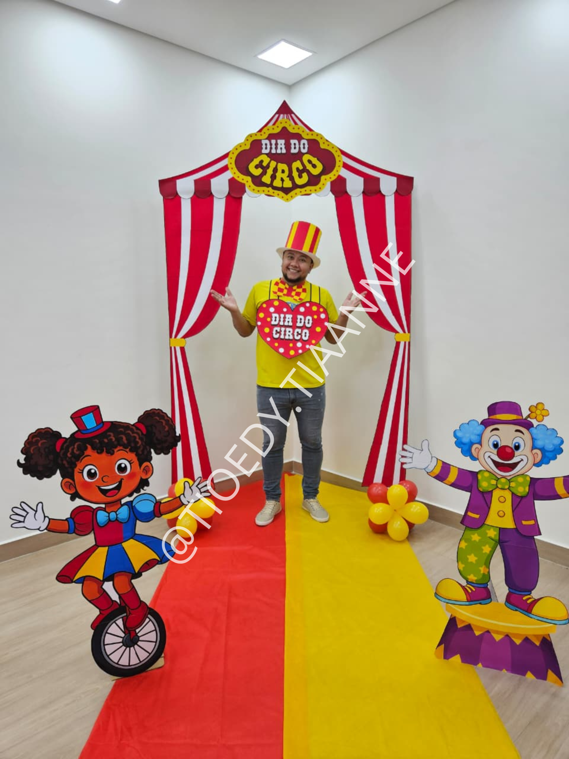 PORTAL DIA DO CIRCO - CARTOLA /AVENTAL /GRAVATA