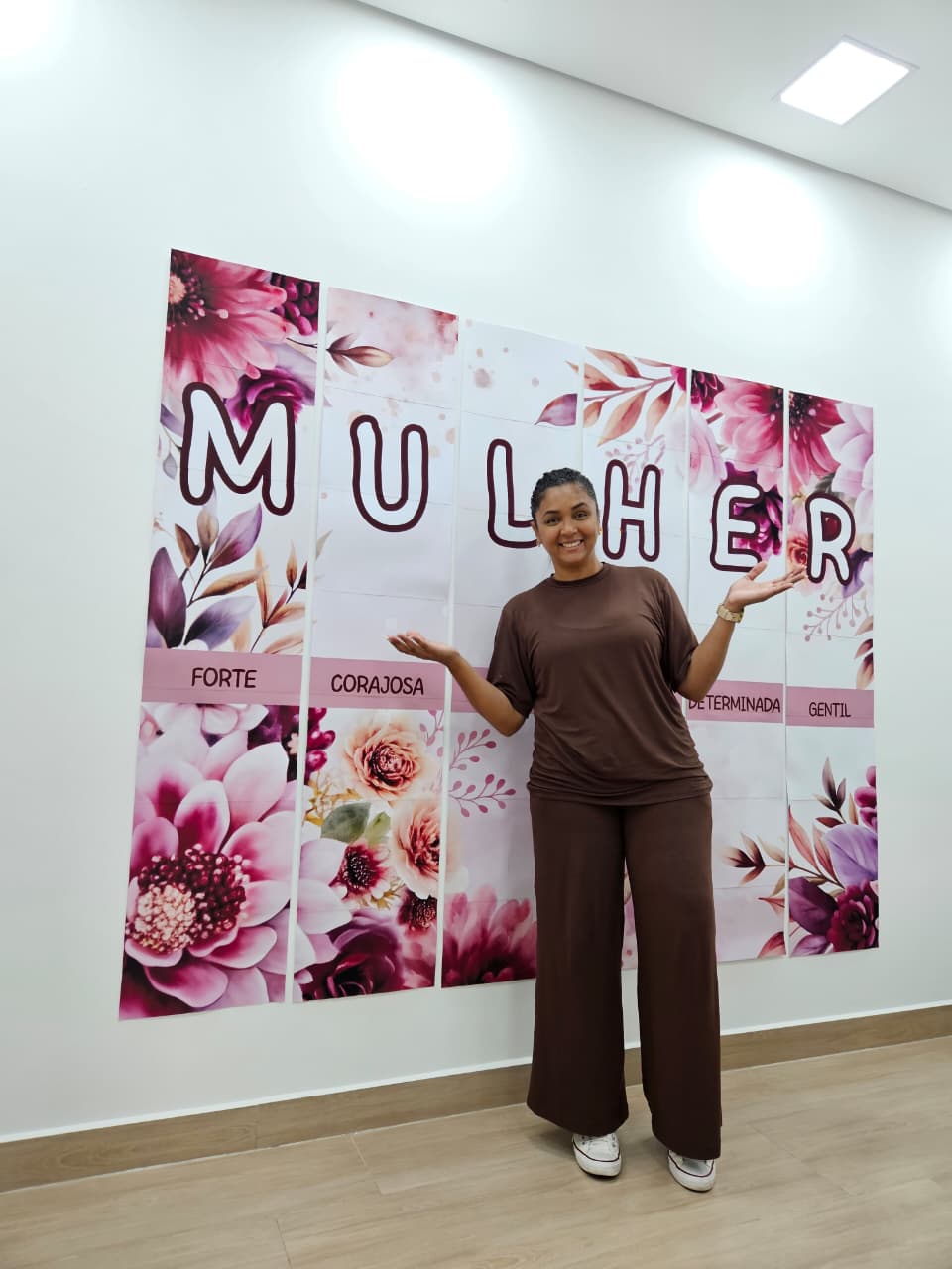 PAINEL DIA DA MULHER - COLUNAS DE ADJETIVOS - Imagem 9