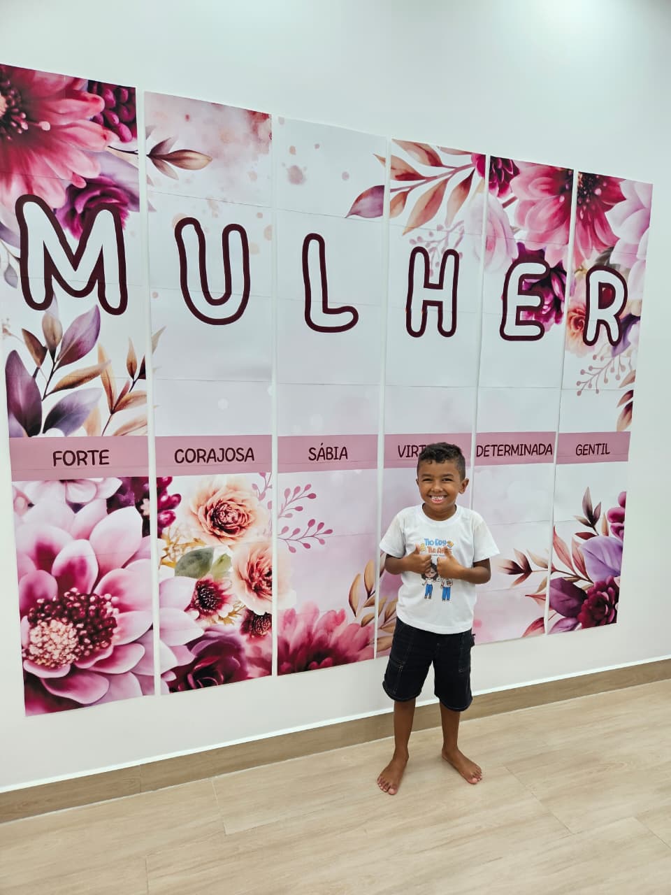 PAINEL DIA DA MULHER - COLUNAS DE ADJETIVOS - Imagem 8