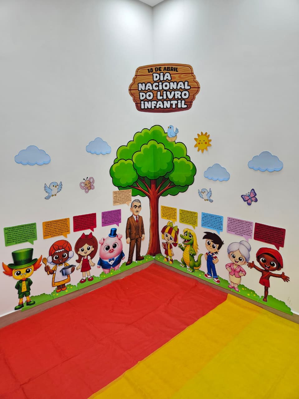 EXPOSIÇÃO DIA DO LIVRO - CANTINHO DA LEITURA