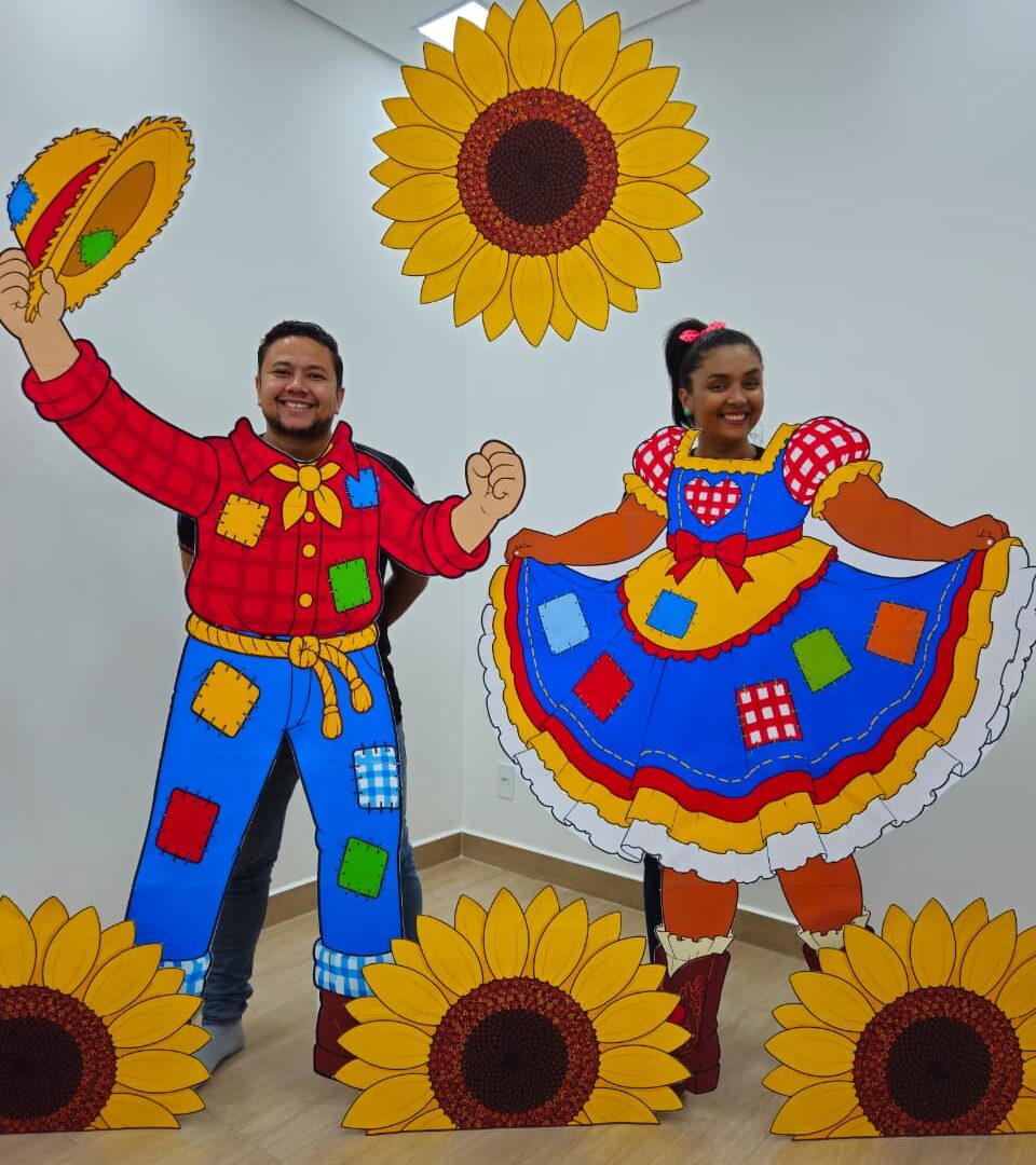 TOTENS PARA FOTOS MENINO E MENINA - GIRASSOL