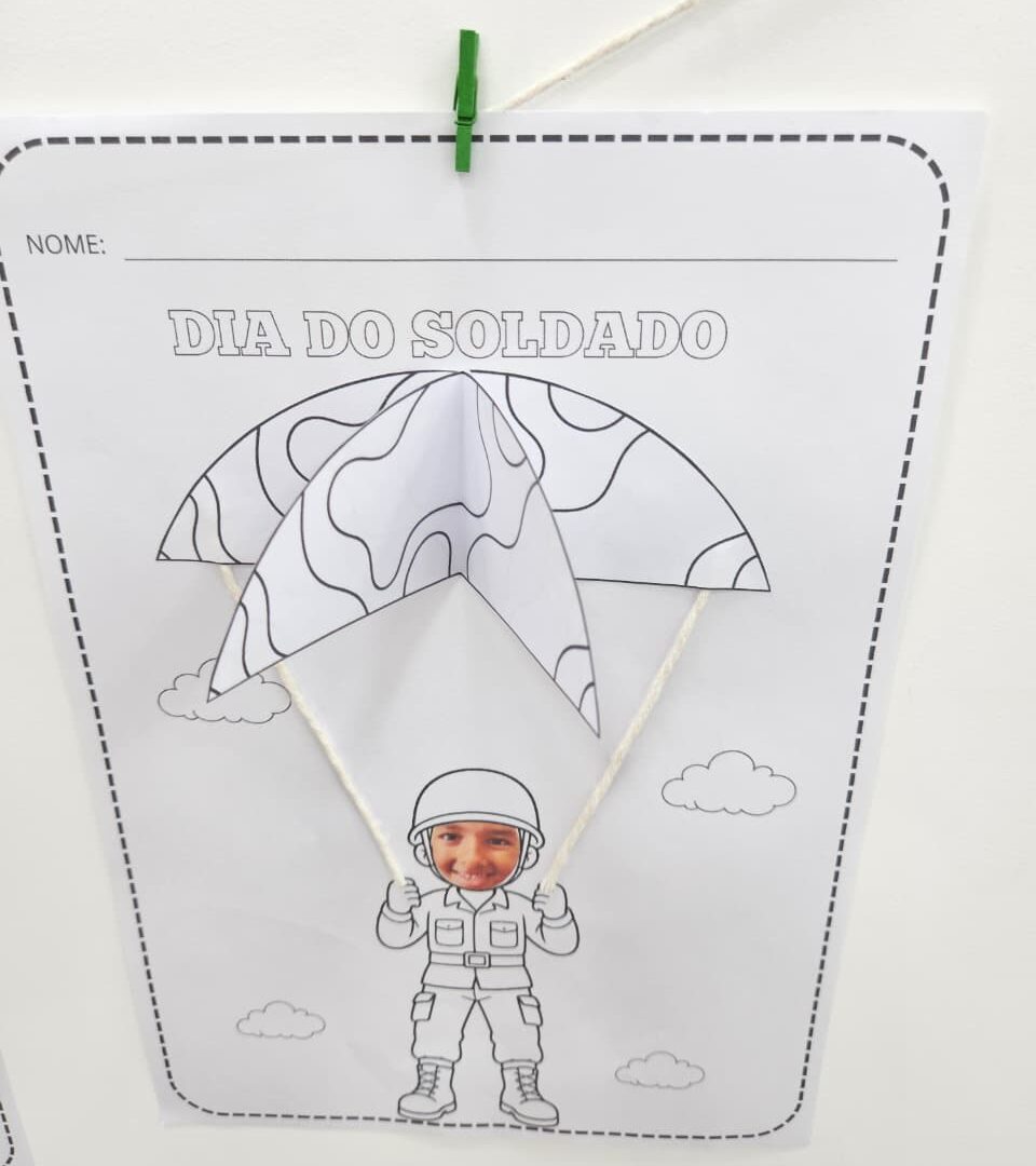 DIA DO SOLDADO - PARAQUEDAS E CARTÃO INTERATIVO