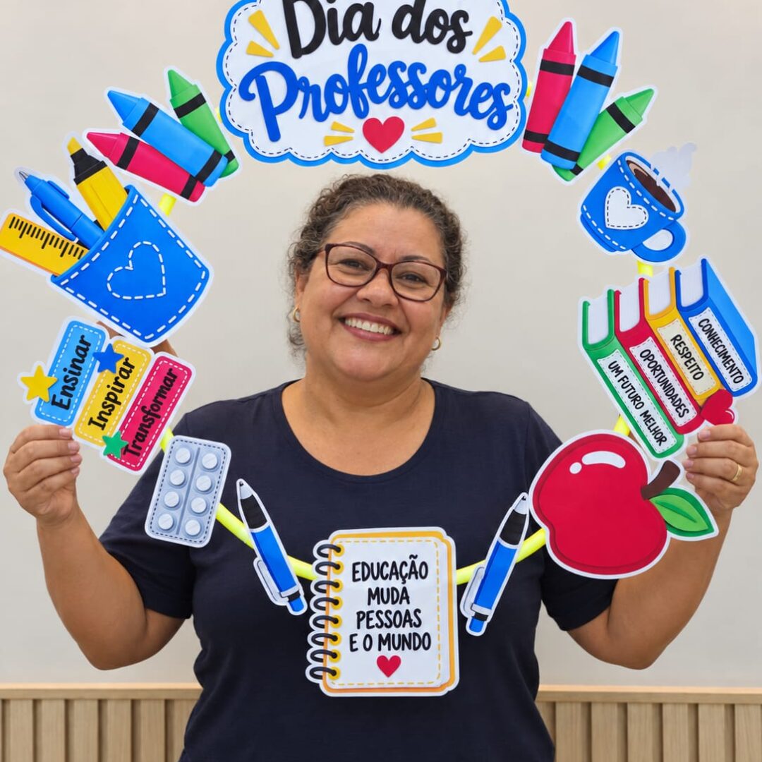 MOLDURA PARA FOTOS - DIA DOS PROFESSORES (BAMBOLÊ)